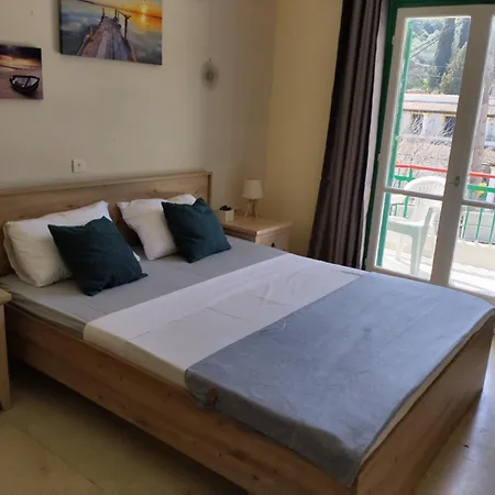 Jimmy's 3* Moraḯtika