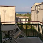 Jimmy's Aparthotel 4*