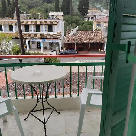 Ξενοδοχείο με διαμερίσματα Jimmy's Μωραΐτικα